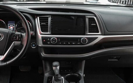 Toyota Highlander III, 2014 год, 2 390 000 рублей, 8 фотография