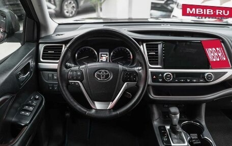Toyota Highlander III, 2014 год, 2 390 000 рублей, 7 фотография
