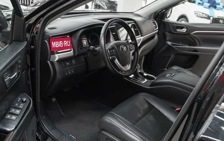 Toyota Highlander III, 2014 год, 2 390 000 рублей, 14 фотография