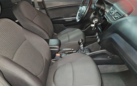 KIA Rio III рестайлинг, 2015 год, 1 045 000 рублей, 12 фотография