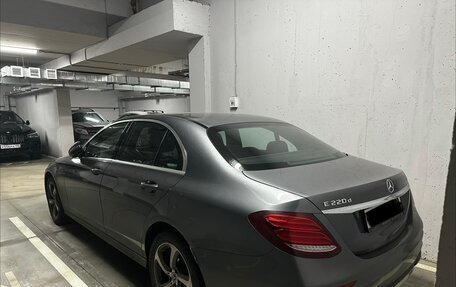 Mercedes-Benz E-Класс, 2018 год, 3 990 000 рублей, 4 фотография