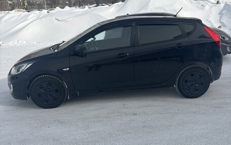 Hyundai Solaris II рестайлинг, 2011 год, 550 000 рублей, 3 фотография