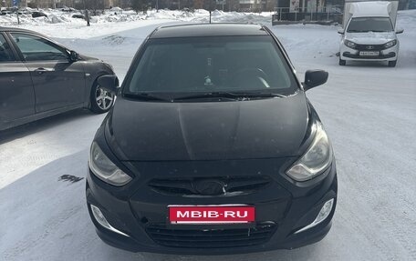 Hyundai Solaris II рестайлинг, 2011 год, 550 000 рублей, 4 фотография