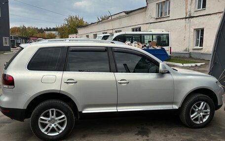 Volkswagen Touareg III, 2010 год, 1 800 000 рублей, 2 фотография