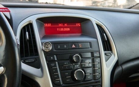 Opel Astra J, 2011 год, 460 000 рублей, 9 фотография