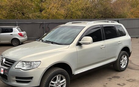 Volkswagen Touareg III, 2010 год, 1 800 000 рублей, 6 фотография