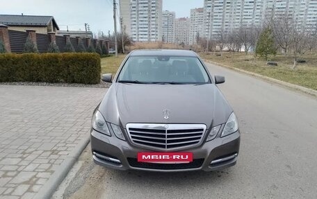 Mercedes-Benz E-Класс, 2010 год, 1 550 000 рублей, 2 фотография