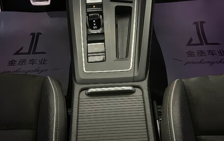 Volkswagen Golf VIII, 2022 год, 2 250 000 рублей, 17 фотография