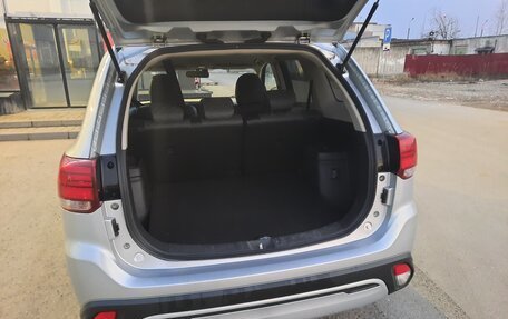 Mitsubishi Outlander III рестайлинг 3, 2018 год, 2 020 000 рублей, 5 фотография