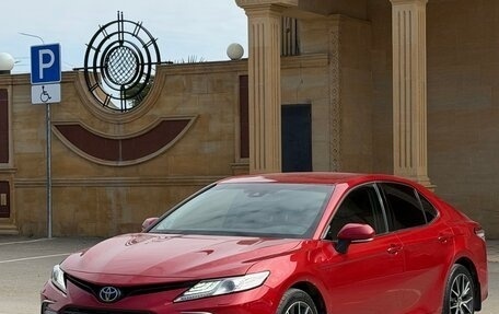 Toyota Camry, 2021 год, 2 850 000 рублей, 1 фотография
