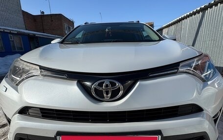 Toyota RAV4, 2018 год, 2 349 000 рублей, 1 фотография