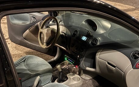 Toyota Yaris I рестайлинг, 1999 год, 160 000 рублей, 6 фотография