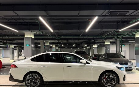 BMW 5 серия, 2025 год, 9 400 000 рублей, 5 фотография