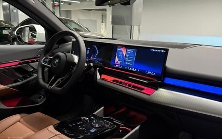 BMW 5 серия, 2025 год, 9 400 000 рублей, 14 фотография