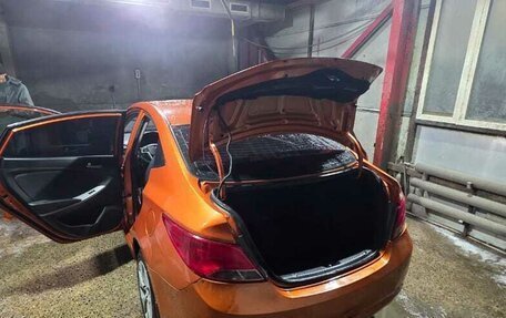 Hyundai Solaris II рестайлинг, 2015 год, 700 000 рублей, 2 фотография