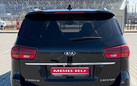 KIA Carnival III, 2018 год, 2 500 000 рублей, 4 фотография