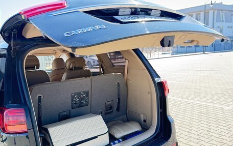 KIA Carnival III, 2018 год, 2 500 000 рублей, 7 фотография