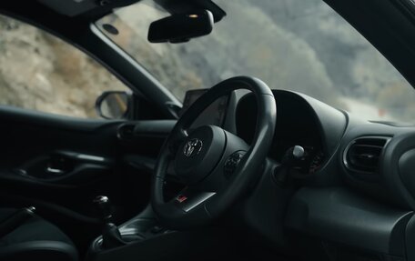 Toyota Yaris, 2020 год, 3 500 000 рублей, 13 фотография