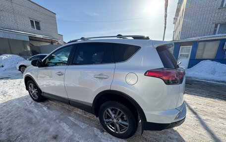 Toyota RAV4, 2018 год, 2 349 000 рублей, 8 фотография