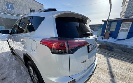 Toyota RAV4, 2018 год, 2 349 000 рублей, 9 фотография