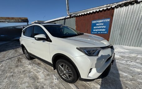 Toyota RAV4, 2018 год, 2 349 000 рублей, 16 фотография