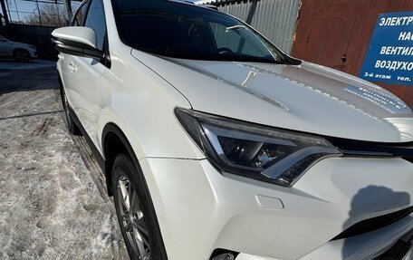 Toyota RAV4, 2018 год, 2 349 000 рублей, 17 фотография