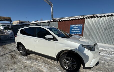 Toyota RAV4, 2018 год, 2 349 000 рублей, 15 фотография