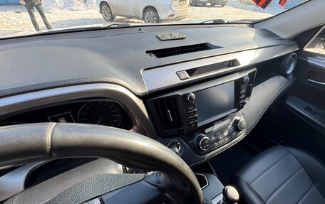 Toyota RAV4, 2018 год, 2 349 000 рублей, 23 фотография