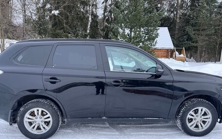 Mitsubishi Outlander III рестайлинг 3, 2013 год, 995 000 рублей, 1 фотография