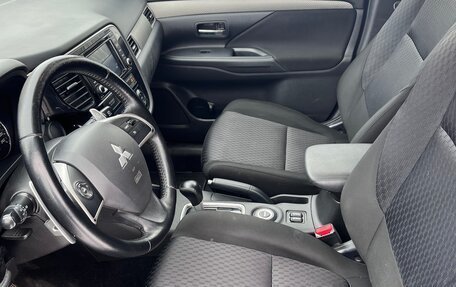 Mitsubishi Outlander III рестайлинг 3, 2013 год, 995 000 рублей, 4 фотография