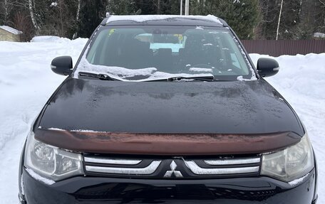 Mitsubishi Outlander III рестайлинг 3, 2013 год, 995 000 рублей, 8 фотография