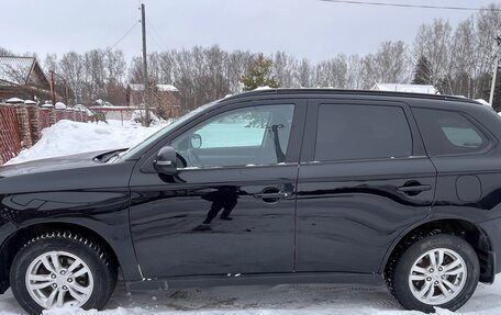 Mitsubishi Outlander III рестайлинг 3, 2013 год, 995 000 рублей, 7 фотография