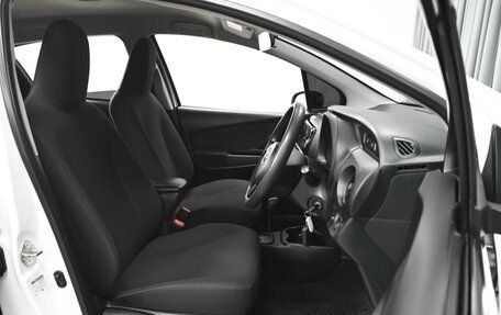 Toyota Vitz, 2019 год, 1 079 000 рублей, 10 фотография