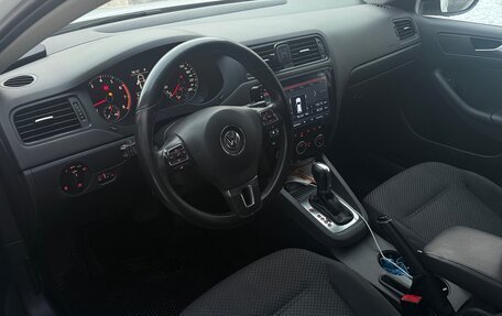 Volkswagen Jetta VI, 2014 год, 1 300 000 рублей, 29 фотография