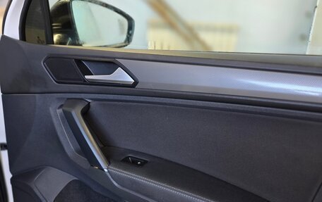 Volkswagen Tiguan II, 2020 год, 2 990 000 рублей, 11 фотография