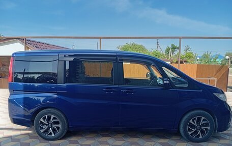 Honda Stepwgn IV, 2015 год, 1 790 000 рублей, 2 фотография