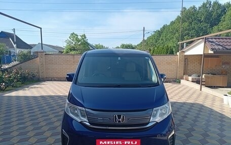 Honda Stepwgn IV, 2015 год, 1 790 000 рублей, 3 фотография