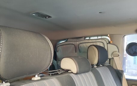 Toyota Land Cruiser 100 рестайлинг 2, 2004 год, 4 300 000 рублей, 10 фотография