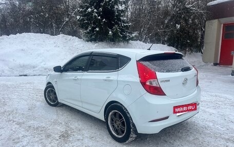 Hyundai Solaris II рестайлинг, 2015 год, 920 000 рублей, 3 фотография