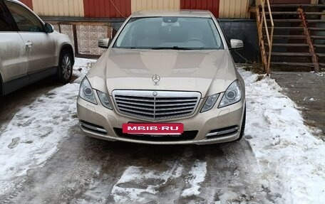 Mercedes-Benz E-Класс, 2011 год, 2 400 000 рублей, 3 фотография