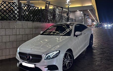 Mercedes-Benz E-Класс, 2017 год, 4 299 999 рублей, 1 фотография