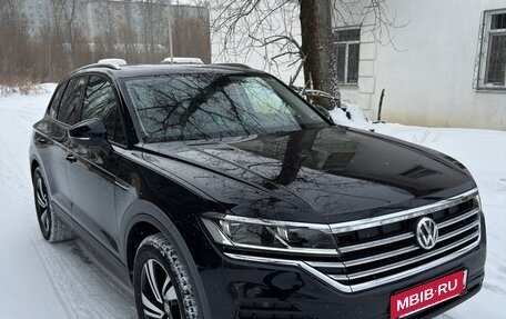 Volkswagen Touareg III, 2019 год, 6 150 000 рублей, 2 фотография