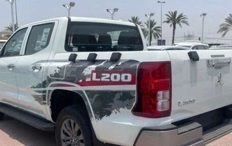 Mitsubishi L200, 2025 год, 3 800 000 рублей, 7 фотография