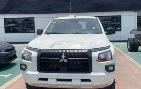 Mitsubishi L200, 2025 год, 3 800 000 рублей, 2 фотография