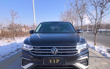 Volkswagen Tiguan II, 2022 год, 2 790 000 рублей, 2 фотография