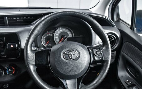 Toyota Vitz, 2019 год, 1 299 000 рублей, 12 фотография