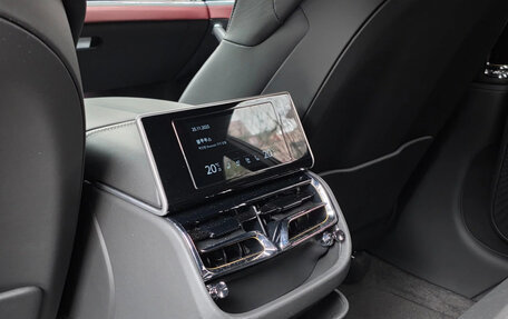 Bentley Flying Spur, 2023 год, 28 490 000 рублей, 17 фотография