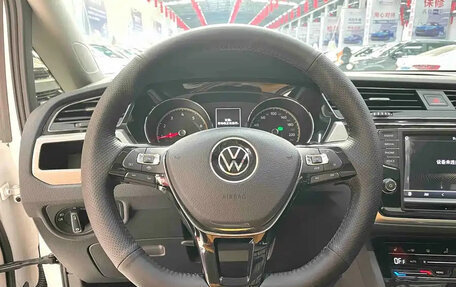 Volkswagen Touran III, 2022 год, 2 685 069 рублей, 10 фотография