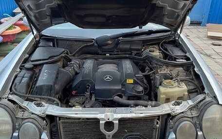 Mercedes-Benz E-Класс, 1999 год, 280 000 рублей, 4 фотография