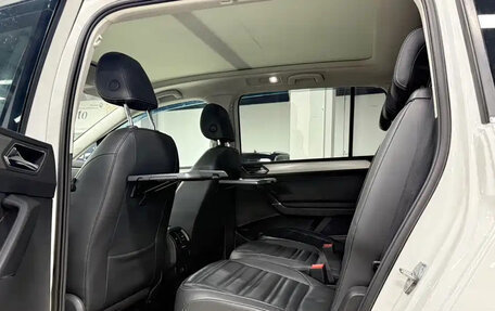 Volkswagen Touran III, 2022 год, 2 399 123 рублей, 11 фотография